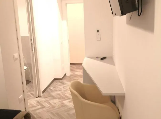 Frattina Ff Italian Affittacamere Roma